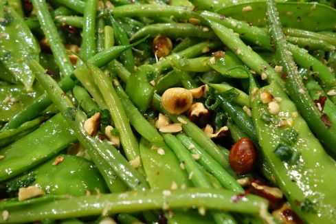 Fresh, green, and delightful , a simple and tasty side dish from my favorite local haunt…Thank you Ottolenghi !! 